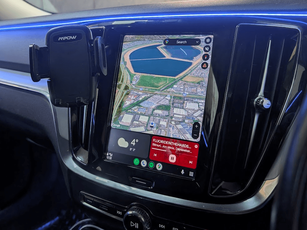 Modern infotainment interface